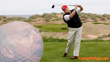 Joe Biden's head on Donald Trump's golf ball &#129315;