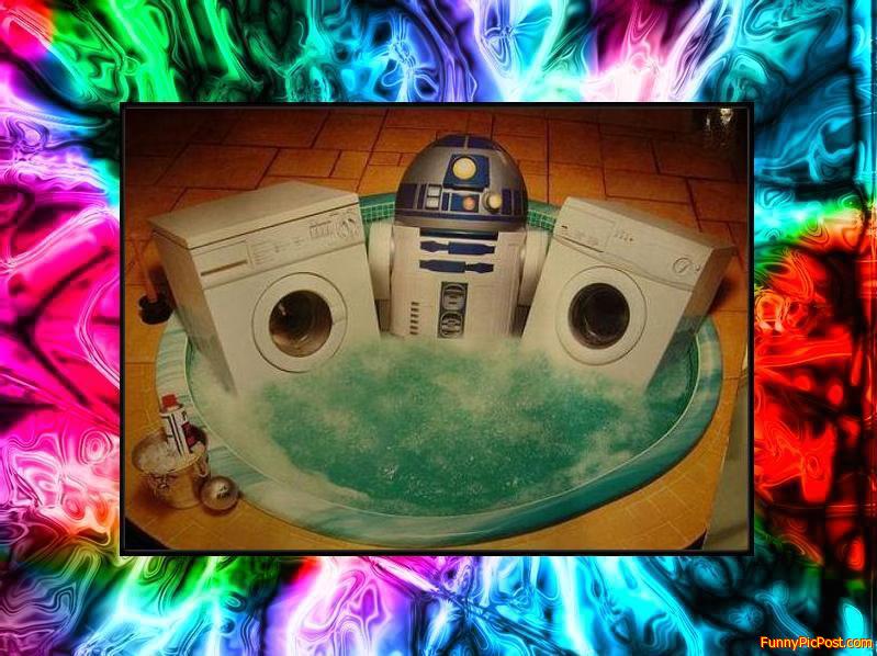 3-Way with R2D2 in the Hot Tub Time Machine