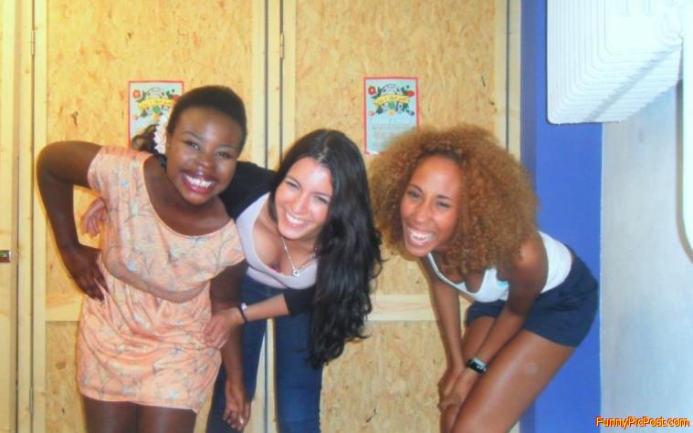 3 Sexy ladies